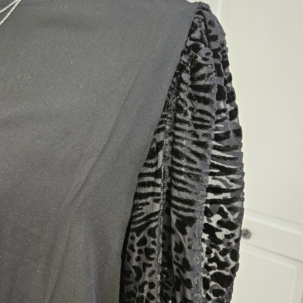 Jealous toTomato large women's long sleeve black blouse - Picture 5 of 5